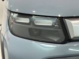 LEDヘッドライトは、点灯の瞬間から最大光量を発揮し、突然暗くなるトンネルなどでの安定感を高めます。