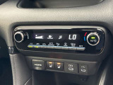 オートエアコンは温度を設定するだけで、自動で風量などを設定してくれます。運転しながら操作も必要ないので、安全性も向上します。