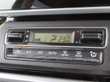 オートエアコンで車内はいつでも快適です♪