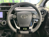 インテリアに合わせたデザインのステアリングは、運転される方のことも考え、運転しやすい形状、大きさです。是非一度、実際に触ってお確かめください。