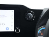ポケットやバッグからキーを出さずにスマートに乗り込め、ボタンプッシュでおしゃれにエンジンスタートです。盗難防止イモビライザーも装備で安心です!