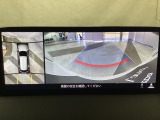 狭い場所での駐車やすれ違いなどでより的確な運転操作に役立つ360&deg;ビューモニターが装備されています。