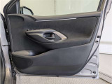 運転席ドア内張はご覧の通り。