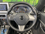 【純正革巻きステアリング】上質な革を使用することで、手にしっかり馴染みとても運転しやすいハンドルです♪