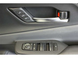 メモリー機能付きシート&パワーウィンドウスイッチ。