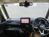 フロントガラスが広く視界が広々としているので、運転がとてもし易いです