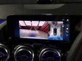 狭い駐車場や取り回しも余裕。360度カメラが車両周囲をリアルに映し出し、まるで上空から見ているかのような安心感とスムーズな操作性を実現します。