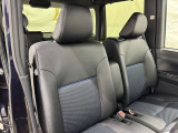 高いホールド性で運転姿勢が安定します。長距離ドライブでも疲れにくいのが魅力です。