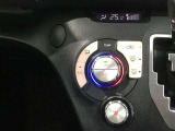 オートエアコンです。温度設定ができます。冷え性の方が乗っても安心ですね♪