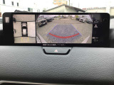 360&deg;ビューモニターでは前後左右4つのカメラ映像をさまざまな走行状況に応じて切り替えてセンターディスプレイに表示することで、駐車時や狭い道でのすれ違い時、見通しの悪い交差点進入時でも安心感を高めます