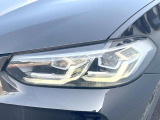 ●LEDヘッドライト:夜間走行時も良好な視界を確保し安心して運転できる高輝度LEDヘッドライトを装備!点灯速度が早く、消費電力も抑えられています。