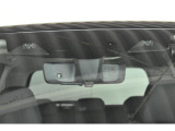 EyeSight(アイサイト)は、世界で初めてステレオカメラのみで、全車速追従クルーズコントロール機能や歩行者、自転車をも対象としたプリクラッシュセーフティ機能を実現したシステムです。