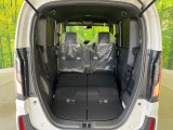 普段のお買い物や通勤、送迎等に十分な荷室スペースを確保しております。セカンドシートを倒すと、大きな荷物の積載も可能です♪