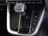 電動パーキングブレーキ・ブレーキホールドを装備してます。ホールド機能は信号待ちが多い一般道で疲労軽減になり、大好評です!