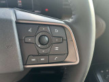 ハンドルスイッチで車両設定・オーディオの選曲や音量調整などが出来、安全性もアップ。