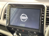 【大画面ナビ】人気の大型10インチナビを装備。存在感のある大画面はインパクト大!ナビ利用時のマップ表示は見やすく、テレビやDVDは臨場感がアップ!いつものドライブがグッと楽しくなります♪