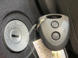 【キーレス】少し離れた場所からでもボタン一つでドアの開錠・施錠ができるのでとっても便利!ドアの鍵穴周りに傷をつけることもありません♪