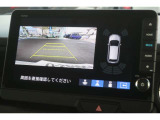 【バックカメラ】と【前後パーキングセンサー】装備