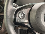 ステアリングにオーディオ操作スイッチが付いています。オーディオ画面に直接タッチしなくても操作が出来ますので、運転に集中できます。