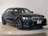 【50:50の重量配分】前後のタイヤにかかる車両重量を均等になる様に拘って設計。シャープで軽快なハンドリングを実現。ドライバーと車との一体感あるドライビングの歓びをご体感下さい!