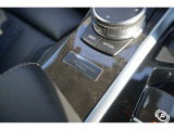 50周年エンブレムを装着しております。☆お問い合わせは大阪BMW Premium Selection 吹田(無料ダイヤル)0078-6002-613077迄お待ちしております☆