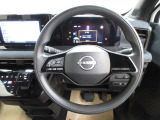 運転が楽しくなる明るく開放的な運転席まわりです。