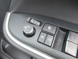 駐車時や狭い道でのすれ違い時に気を使うミラー。電動格納式ドアミラーはそんな時に便利です。