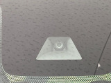 【三菱e-Assist】走行中に前方の車両等を認識し、衝突しそうな時は警報とブレーキで衝突回避と被害軽減をアシスト。より安全にドライブをお楽しみいただけます。