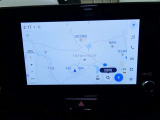 8インチのディスプレイオーディオ装着です。スマホとの通信で様々なサービスが楽しめます。TV視聴にも対応しています。