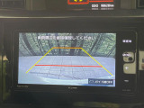 【バックカメラ】駐車時に後方がリアルタイム映像で確認できます。大型商業施設や立体駐車場での駐車時や、夜間のバック時に大活躍!運転スキルに関わらず、今や必須となった装備のひとつです!