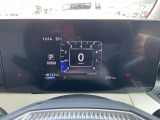 視認性の高いメーターで運転情報を的確に把握できます