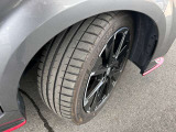 NISMO専用アルミホイール。目立つような傷もなく状態良好です。