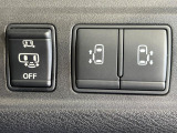【両側パワースライドドア】スマートキーや運転席のスイッチで後席両側スライドドアの開閉が可能♪電動だから力を入れてドアを開ける必要が無く、小さなお子様でも簡単に開け閉めでき快適です♪
