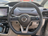 ステアリングスイッチが付いているので、運転中でも音量調整やチャンネル変更がスムーズにできちゃいます♪