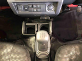5速ミッションのマニュアル車になります。