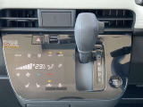 オートエアコンで車内快適!電動パーキングブレーキにオートブレーキホールドも装備!
