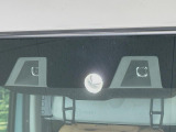 【スズキ セーフティサポート】走行中に前方の車両等を認識し、衝突しそうな時は警報とブレーキで衝突回避と被害軽減をアシスト。より安全にドライブをお楽しみいただけます。