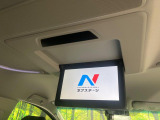 【フリップダウンモニター】大画面モニターで後席でもエンタメをお楽しみいただけます。小さなお子様にも大人気の装備です♪