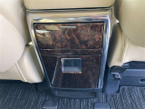 「中古車ハイブリッド保証」付き。ハイブリッド機構を無償で保証します。保証期間は、初度登録年月から10年目まで、またはロングラン保証が終わってから3年間。ただし累計走行距離が20万km以内です。