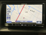 ナビを装備。タッチパネル式で使いやすく、お出かけもラクラクです。