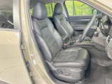 【シートヒーター】寒い日に重宝するシートヒーター!エアコンより早く温まってくれるので寒がりの人も安心ですね♪エアコンの温風は乾燥するから苦手、という方にもをおすすめです。
