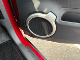 運転席ドアに付いているスピーカーです。