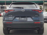 CX-30のエクステリアデザインは、明確なラインを使わず、面の動きのみで表現。アートとしての美しさと生命感を感じさせるデザインを創生しています