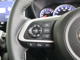 『ハンドルの左側スイッチ」はオーディオの音量調節や色々な機能の切り替えボタンになります、目線を変えずに操作が出来るので安全ですね♪