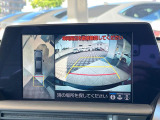 【パノラミックビューモニター】専用のカメラにより、上から見下ろしたような視点で360度クルマの周囲を確認することができます☆死角部分も確認しやすく、狭い場所での切り返しや駐車もスムーズに行えます。