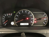 とっても見やすいメーターです。夜間時はラグジュアリーな気分にさせてくれる照明が魅力ですので、夜のドライブも楽しみになりますよ♪