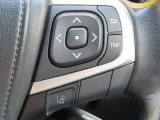 運転中、オーディオの操作をしてて、ハッとしたことはありませんか?ステアリングスイッチは、運転中でもハンドルでオーディオの操作が可能です。安全なドライブをサポートします。