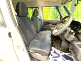 運転席シート廻りは使用感も少なく、良好な状態となっています。丁寧に使われていたことがよくわかりますね。