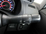 ステアリングスイッチは前方から目を離すことなく操作することが可能。わき見運転の防止に。