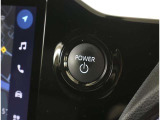 &rdquo;スマートキー&rdquo;鍵をポケット、カバンから取り出さずにドアの開け閉めが簡単に出来ます。エンジンのオンオフも鍵を取り出さず必要がないので便利です!